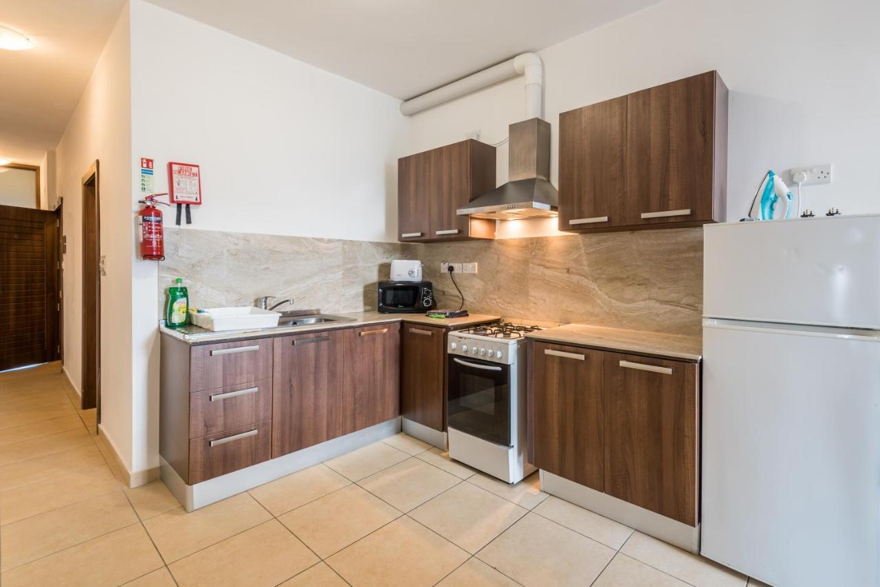 Seashells 2 Bedroom Apartments With Terrace, Just Off The Bugibba Promenade - By Getwaysmalta 세인트폴스베이 외부 사진