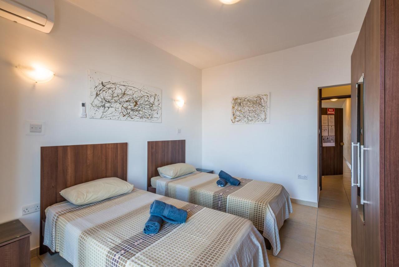 Seashells 2 Bedroom Apartments With Terrace, Just Off The Bugibba Promenade - By Getwaysmalta 세인트폴스베이 외부 사진